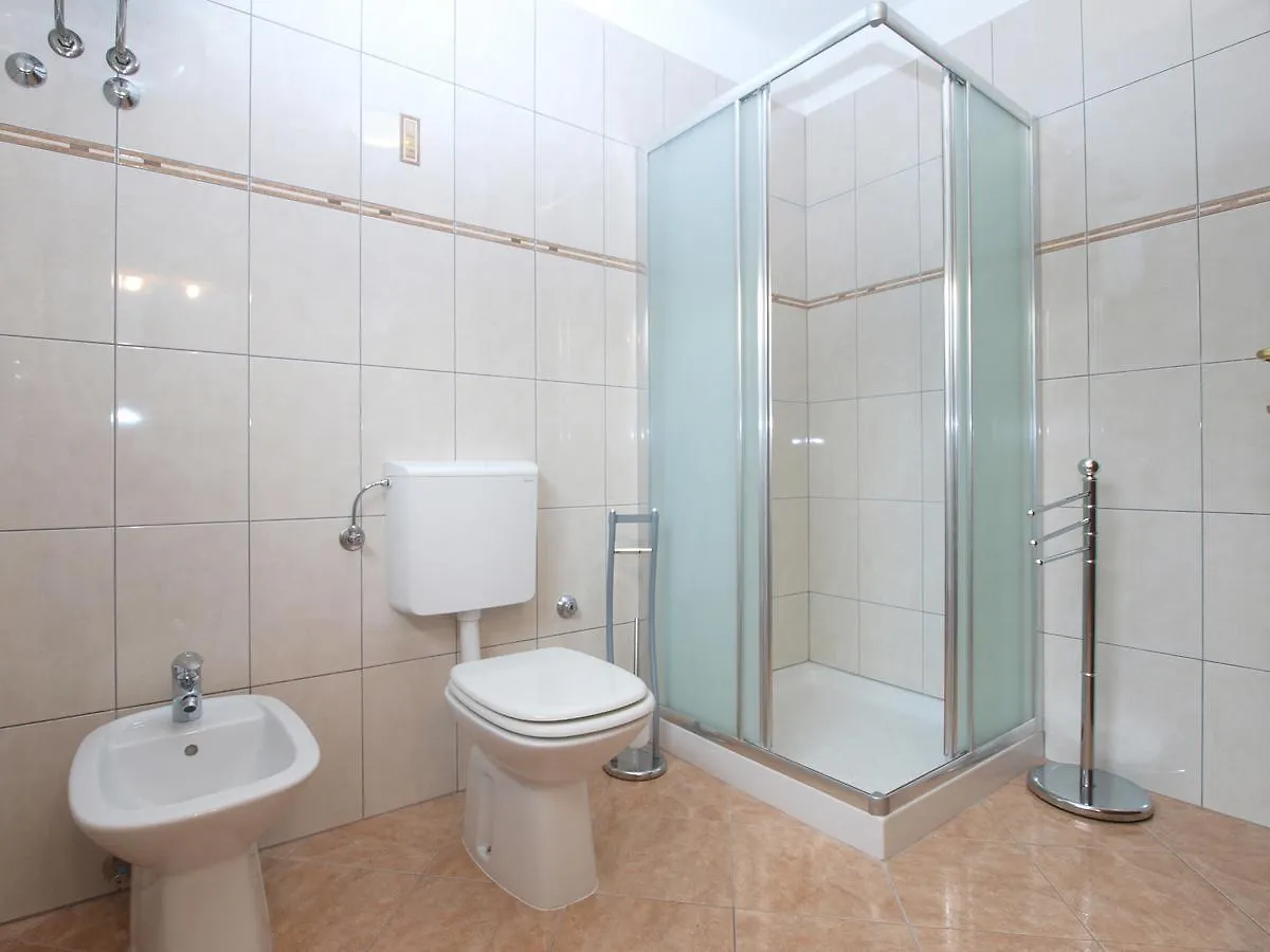 Apartment Alma 1600 Pula Croatia