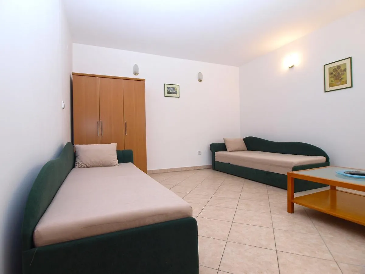 Apartment Alma 1600 Pula