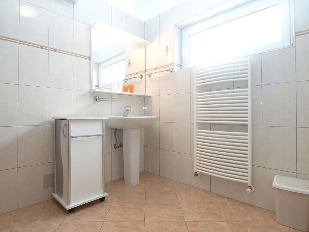 Apartment Alma 1600 Pula