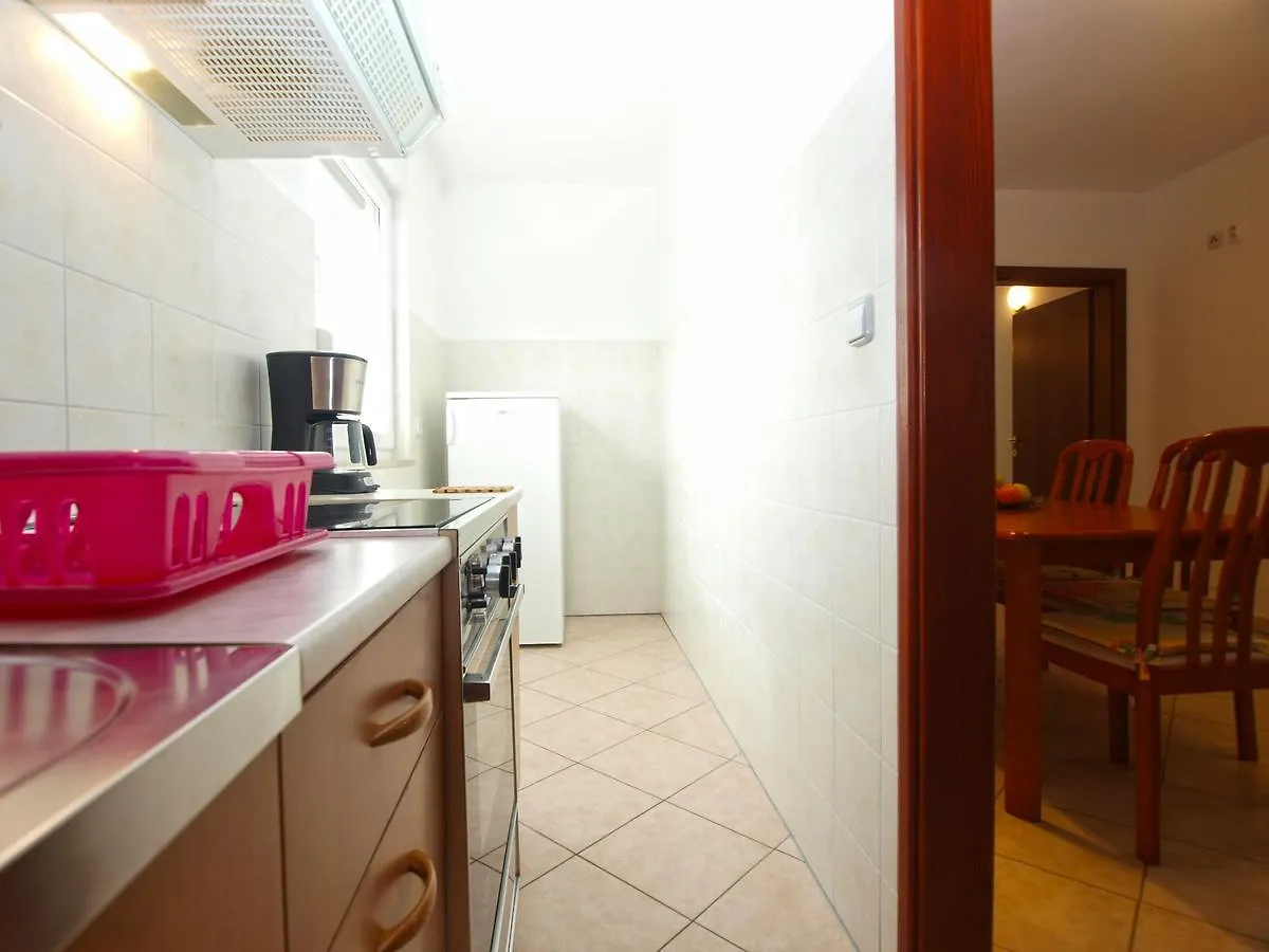 Apartment Alma 1600 Pula