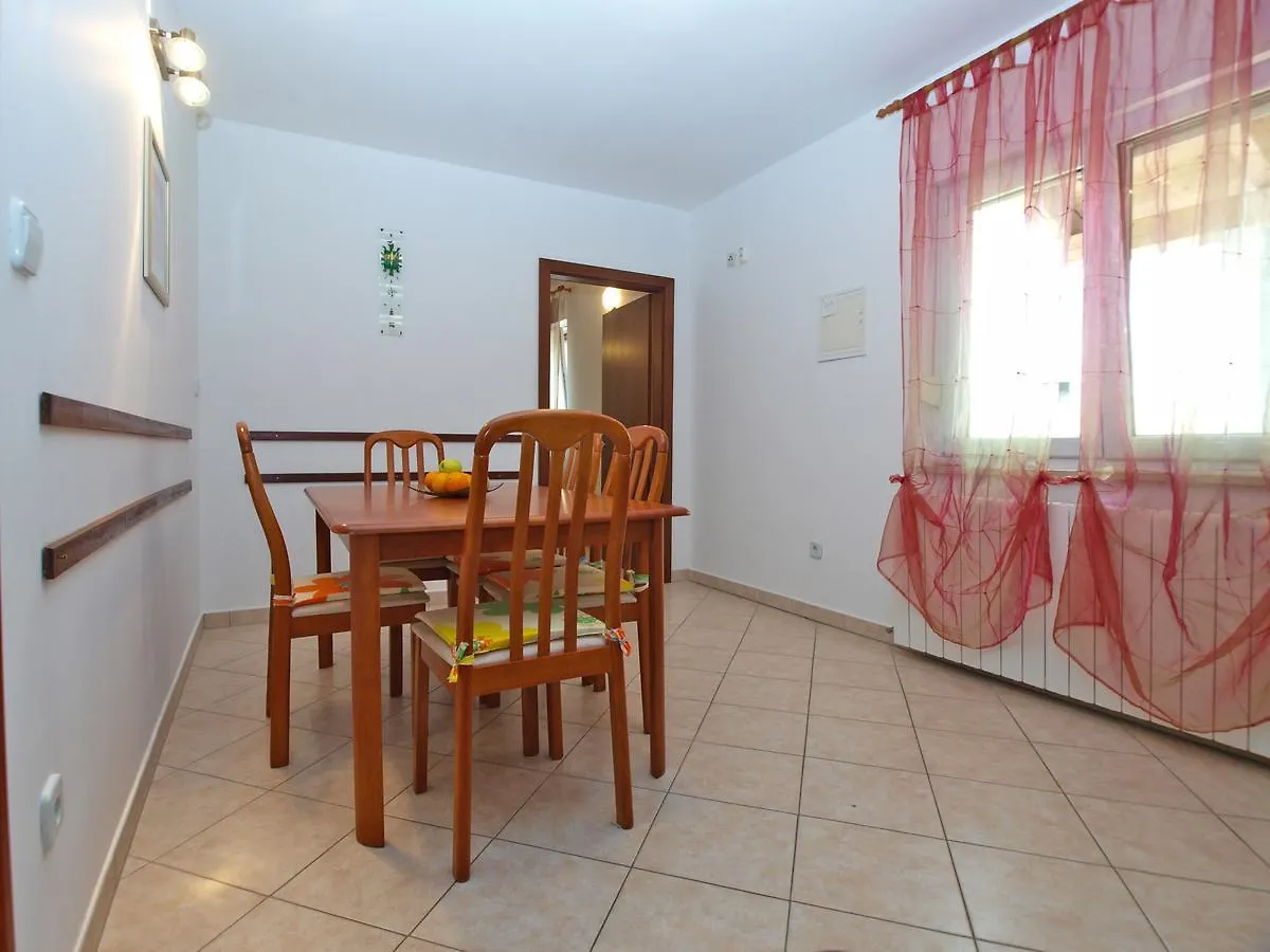 Apartment Alma 1600 Pula