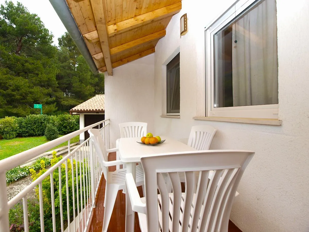 Apartment Alma 1600 Pula